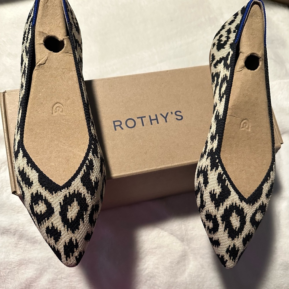ROTHY’S FLAT SHOES.